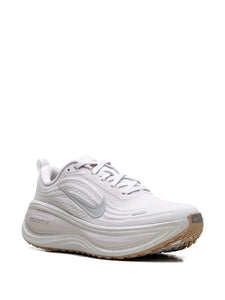 Vomero Plus Sneakers
